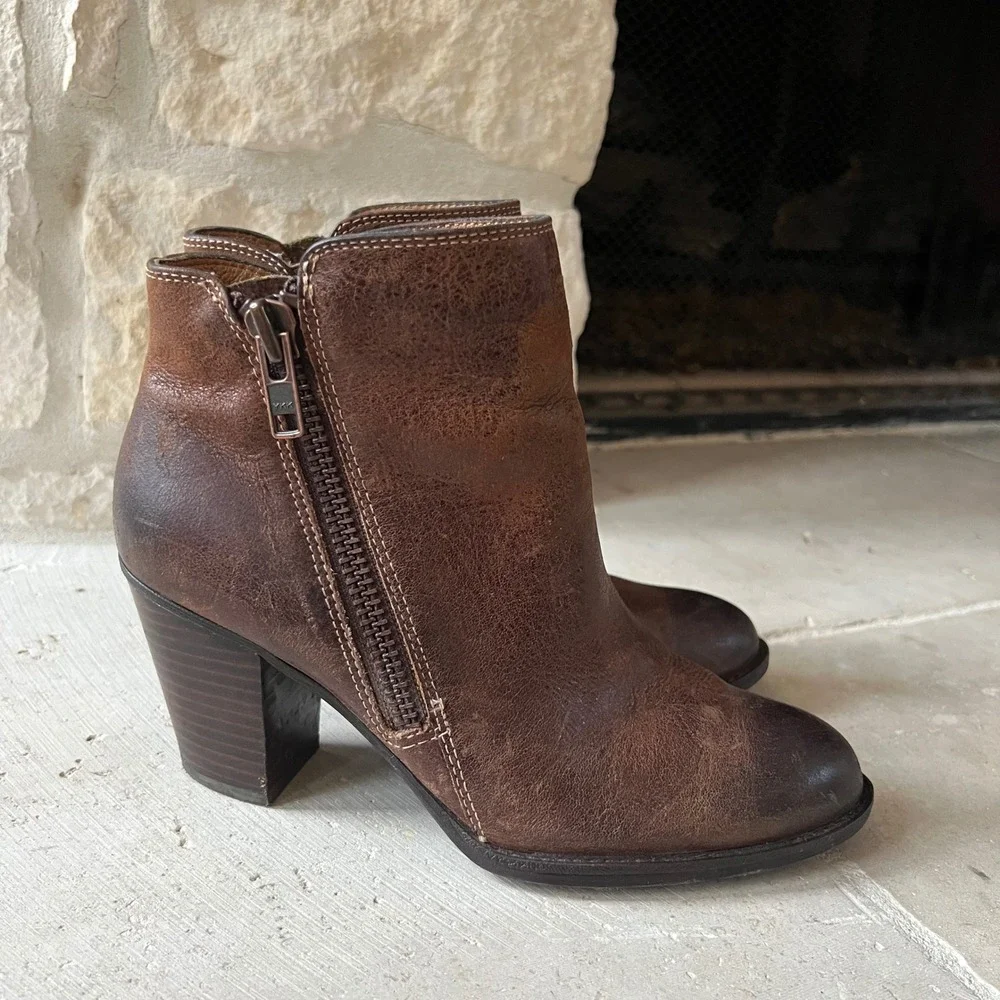 Sofft Wera Brown Leather Distressed Ankle Booties‎ Boots Size 7.5